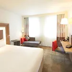 호텔 노보텔 파리 퐁 드 세브 4*