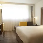 Novotel Paris Pont De Hotel 4*
