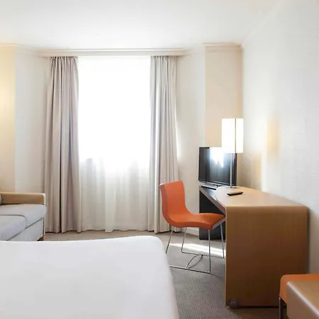 Novotel Paris Pont De 4*
