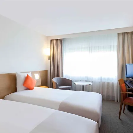 Novotel Paris Pont De 4*