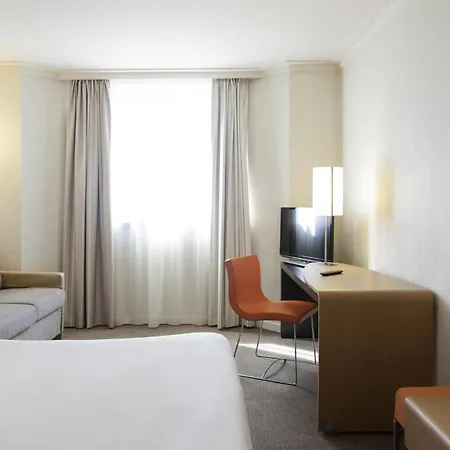 Novotel Paris Pont De 4*