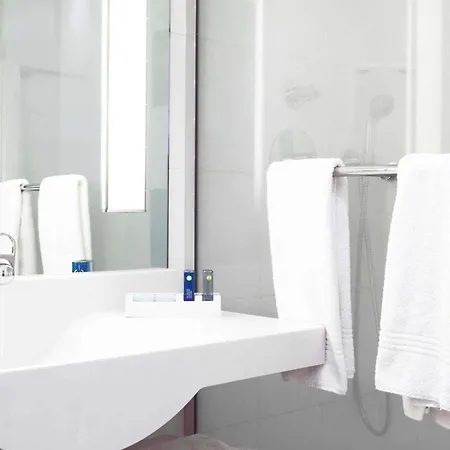 Novotel Paris Pont De 4*