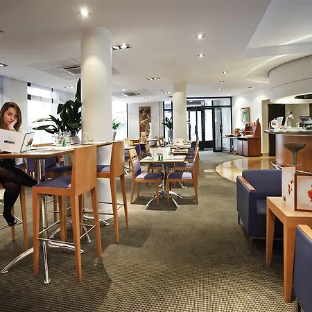 Отель Novotel Paris Pont De Севр