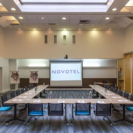 Отель Novotel Paris Pont De Севр