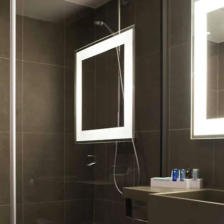 Отель Novotel Paris Pont De Севр
