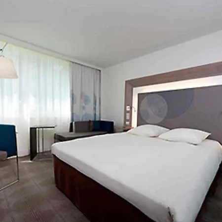 Novotel Paris Pont De 4*