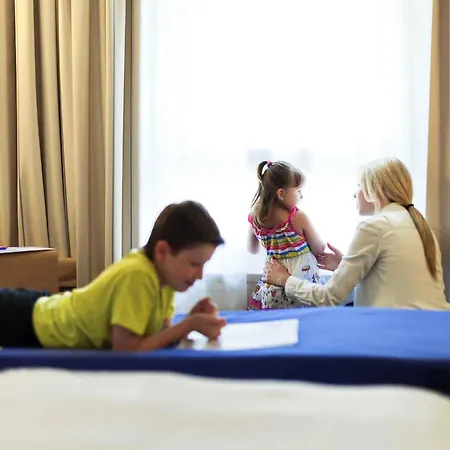 Novotel Paris Pont De מלון 4*